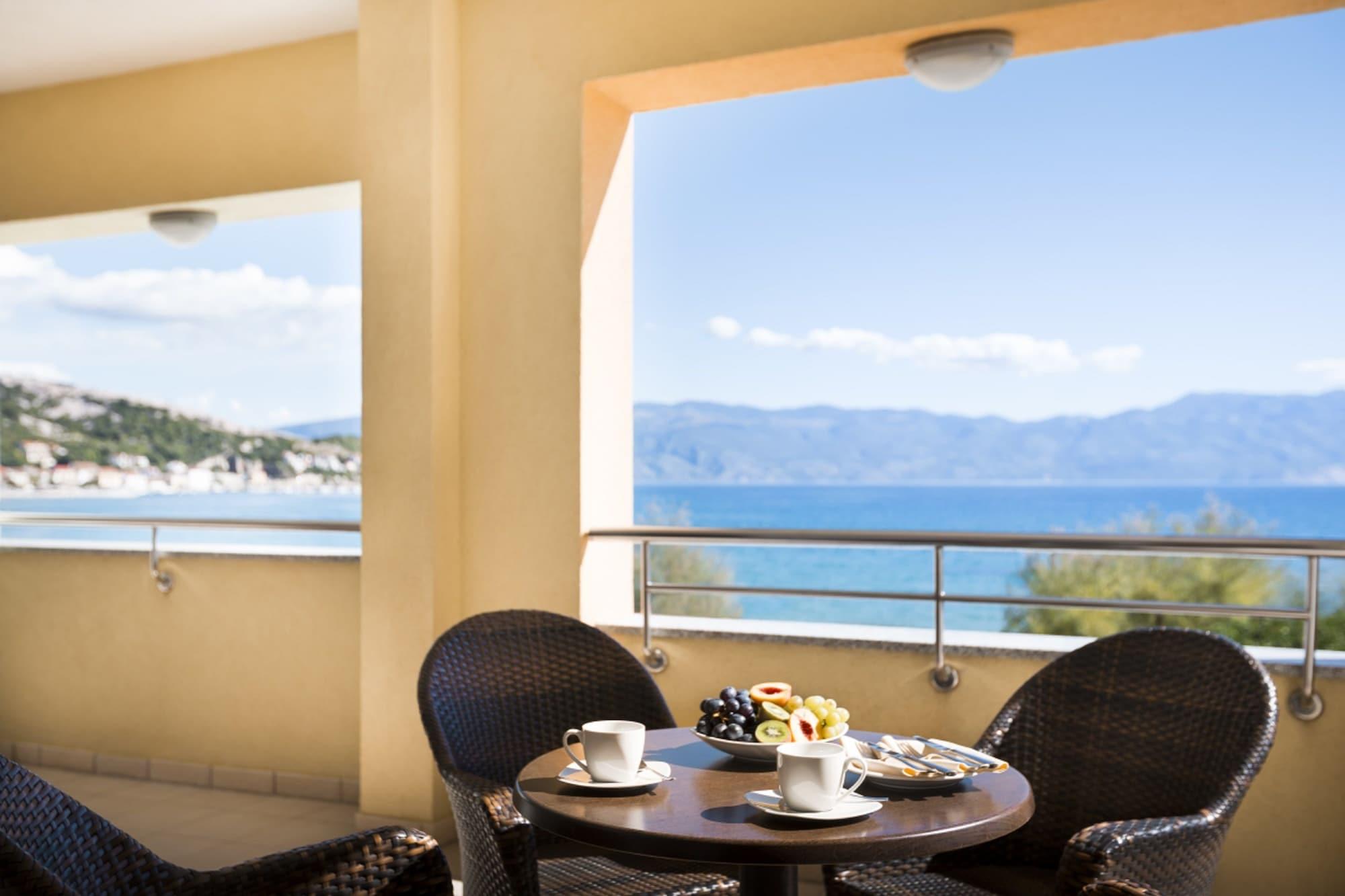Valamar Atrium Residence Baška Eksteriør billede