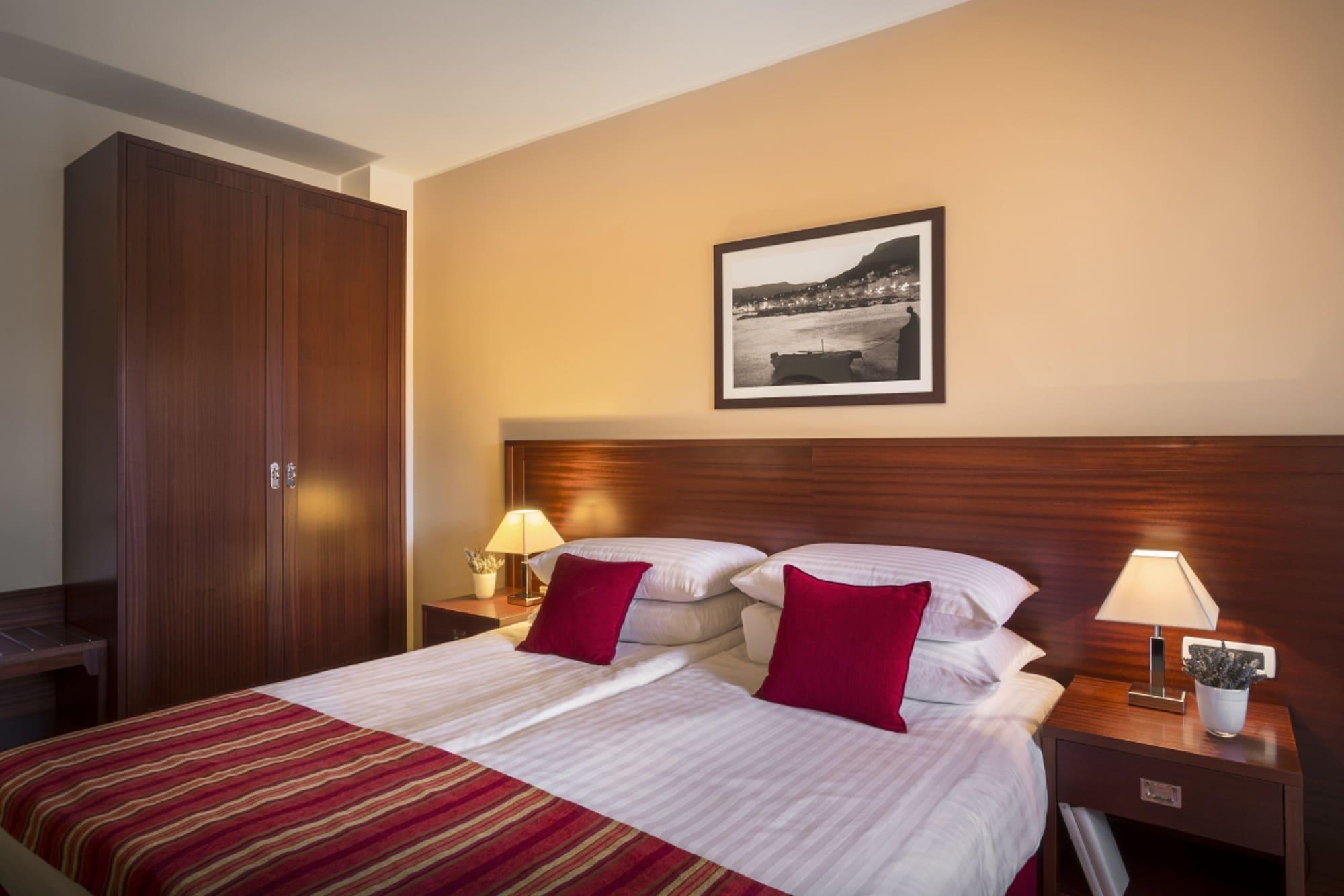 Valamar Atrium Residence Baška Eksteriør billede