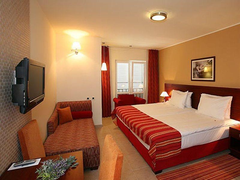 Valamar Atrium Residence Baška Eksteriør billede