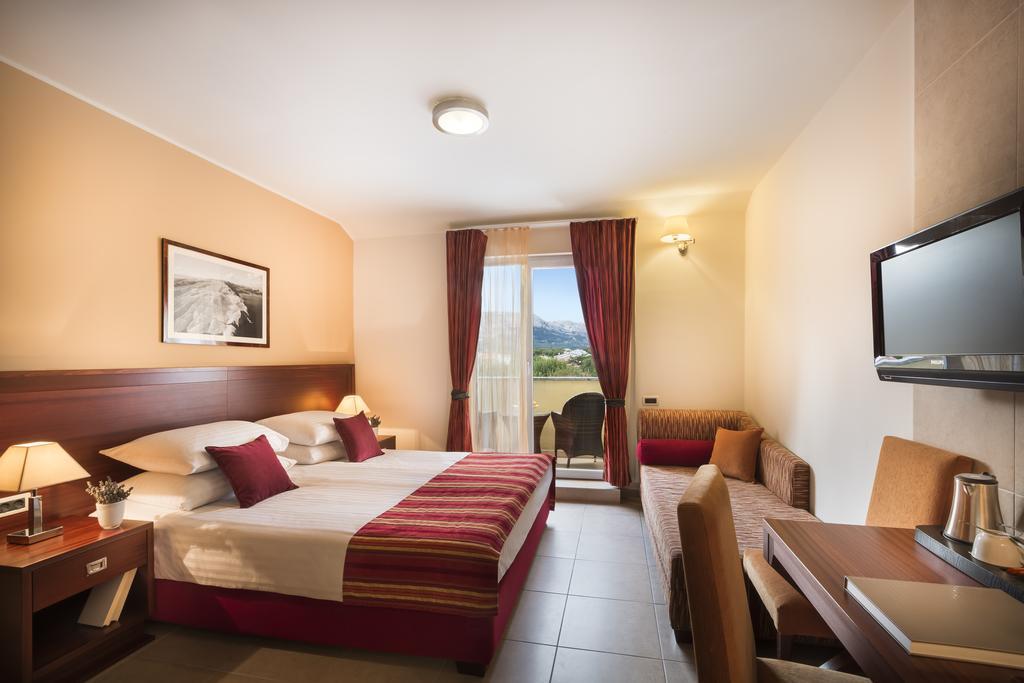 Valamar Atrium Residence Baška Eksteriør billede