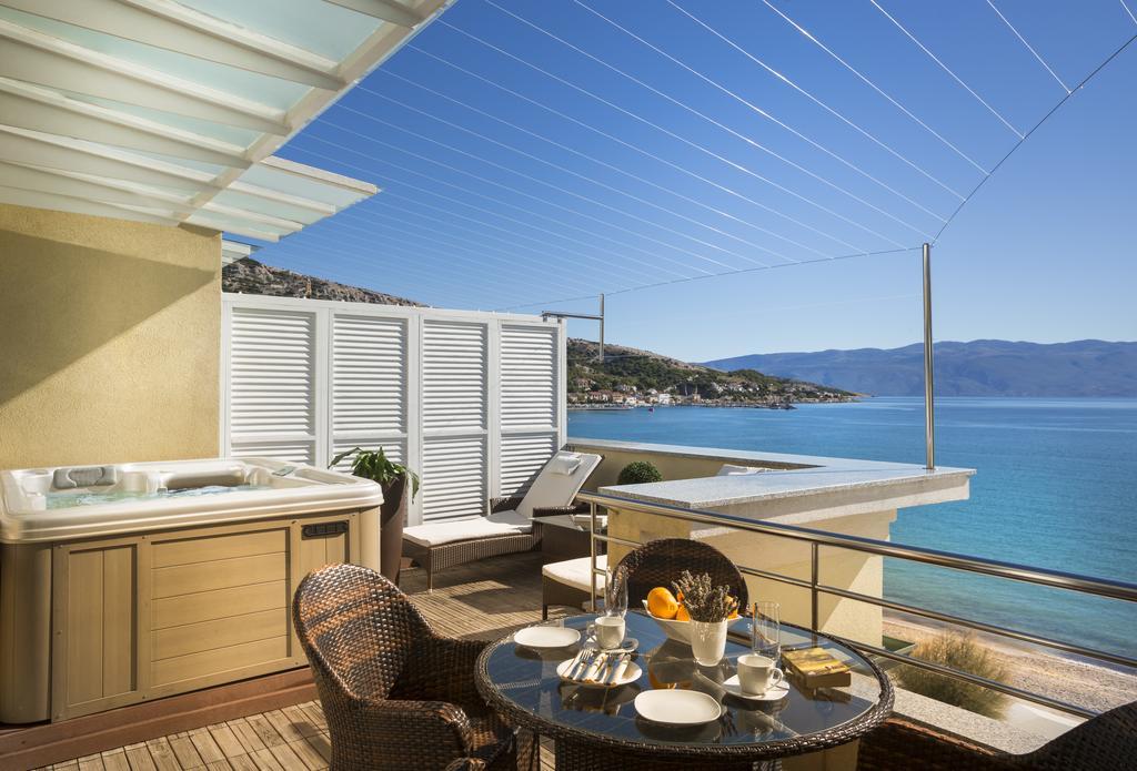 Valamar Atrium Residence Baška Eksteriør billede