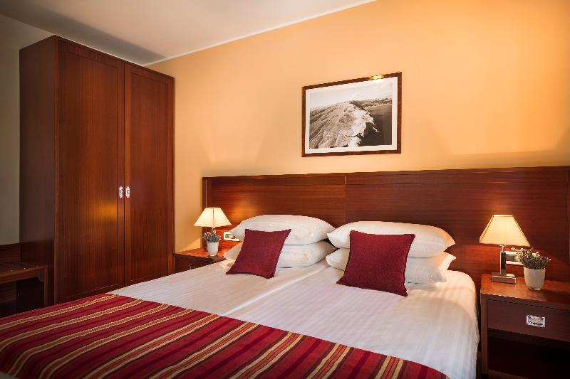 Valamar Atrium Residence Baška Eksteriør billede